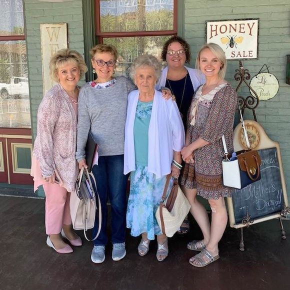 Meet your Posher, Crystal - Picture 1 of 1